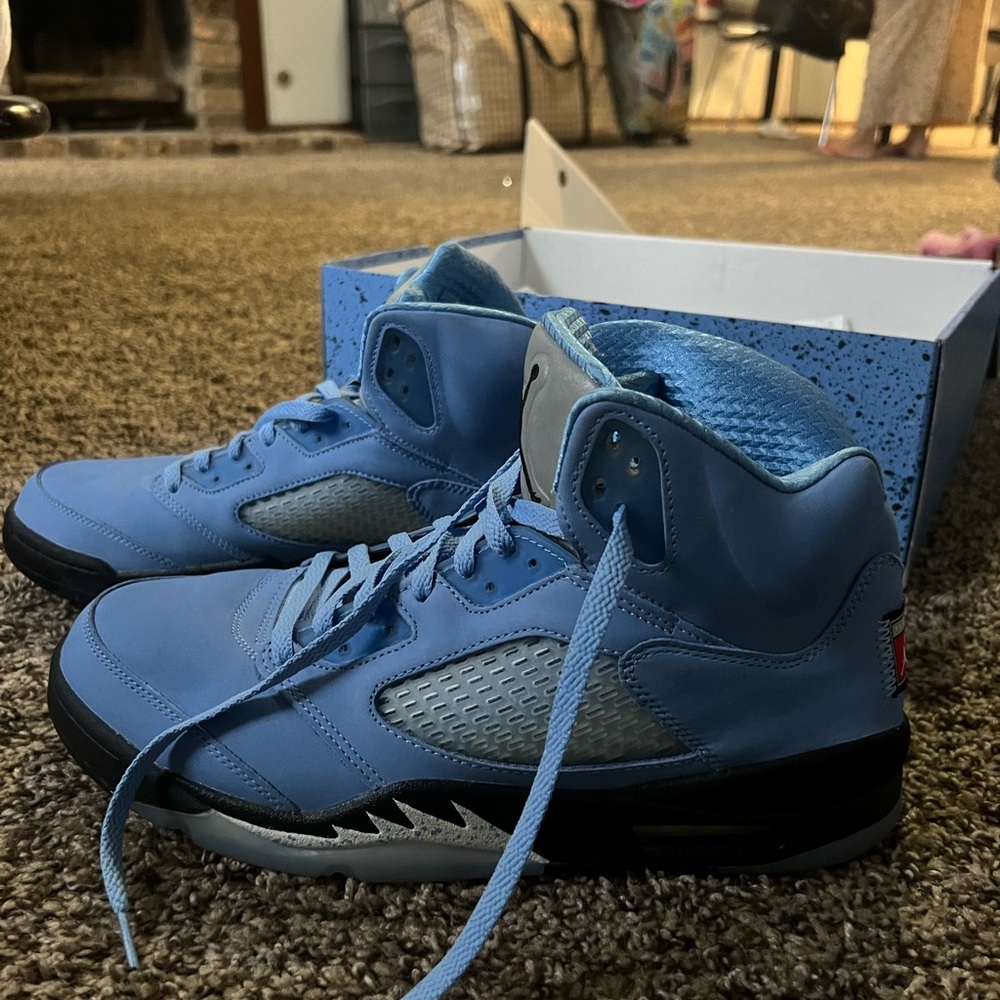 2023
Air Jordan 5 Retro SE 'UNC'